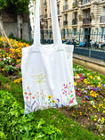 Load image into Gallery viewer, The Travelling Tote Bag Hand-embroidered - Granmade