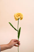 Load image into Gallery viewer, Crochet Carnation - Granmade
