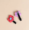 Load image into Gallery viewer, Crochet Flower Hair Clip (Set of 2)