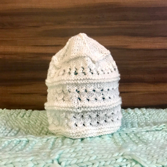 Intricate White Hand-knit Beanie - Granmade