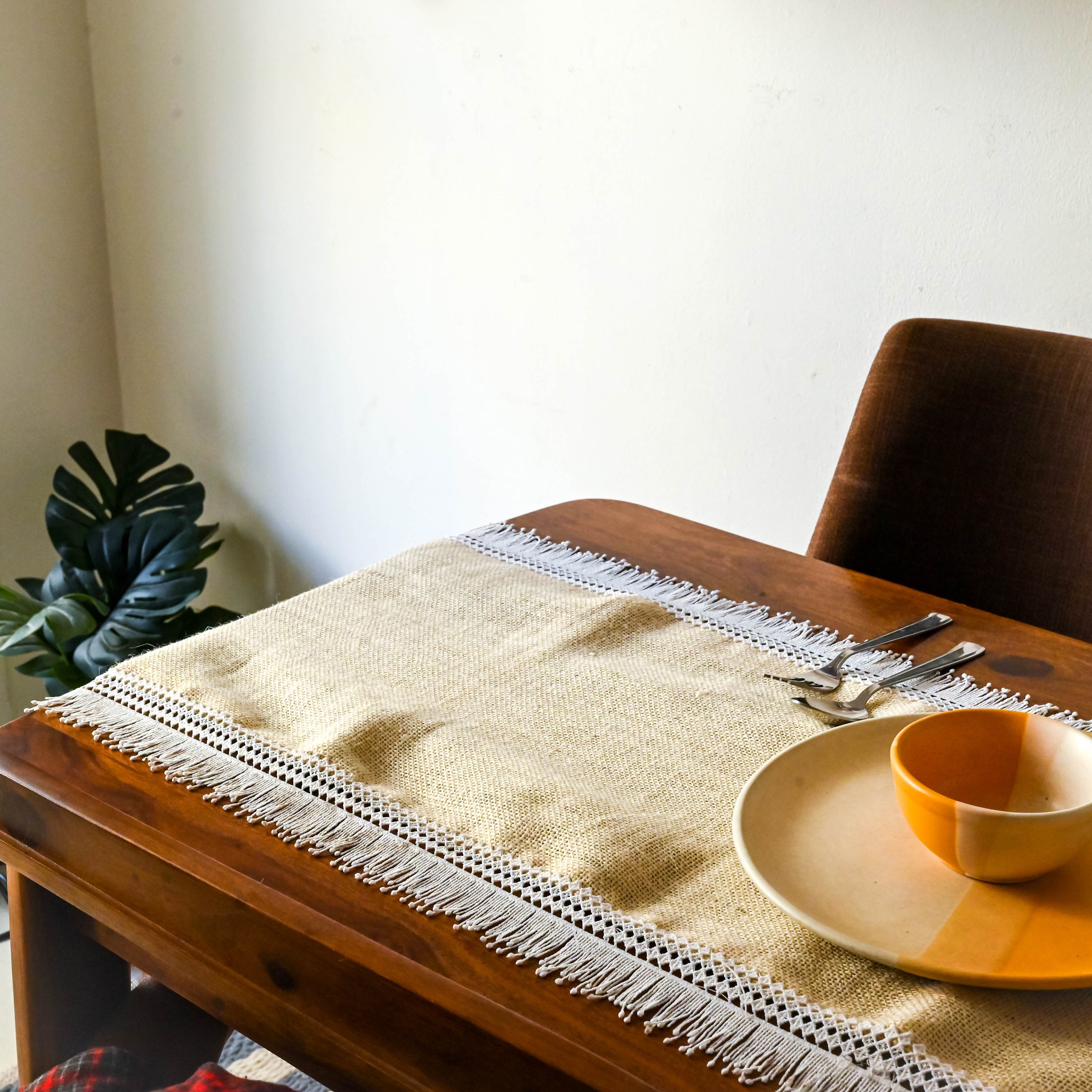 Beige Jute & Delicate Lace Table Runner - Granmade