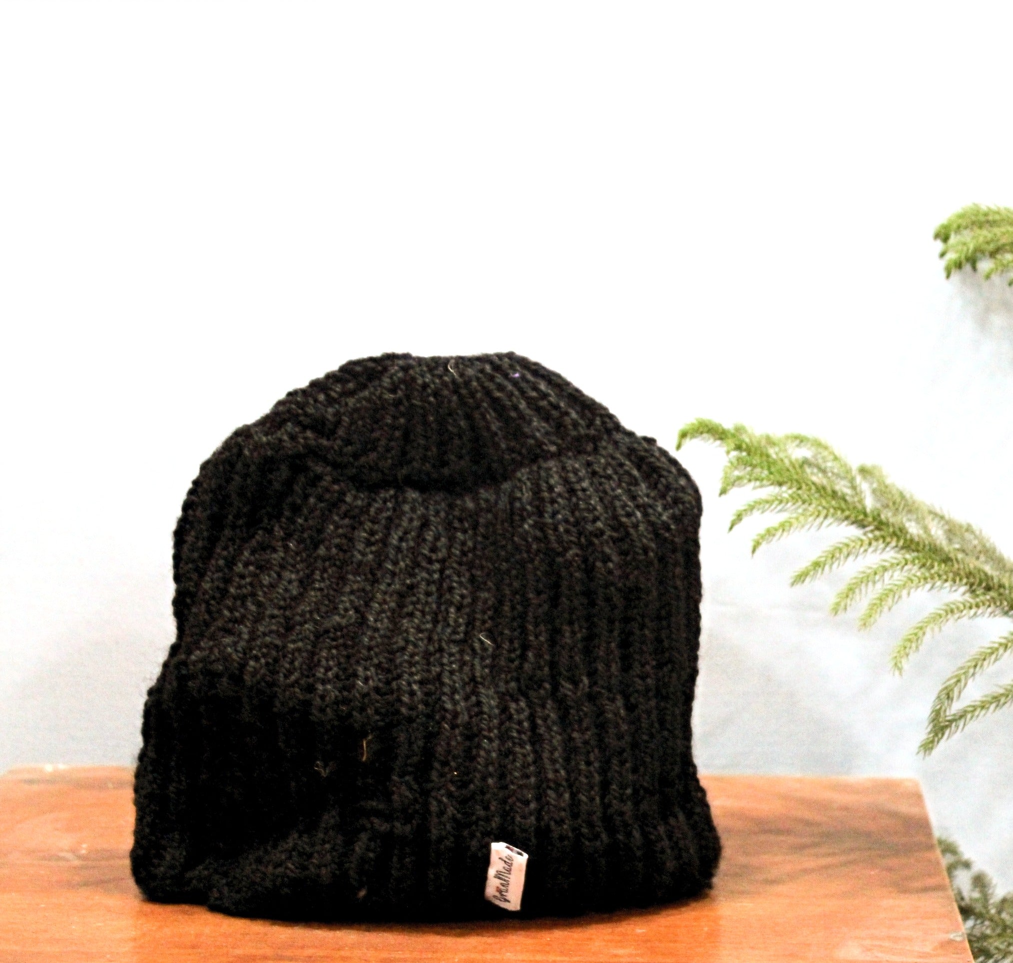 Black Classic Hand-knit Beanie - Granmade