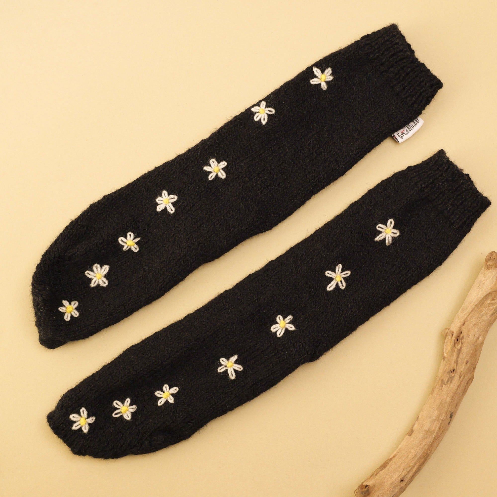 Hand-knit Black High-ankle Socks - Granmade