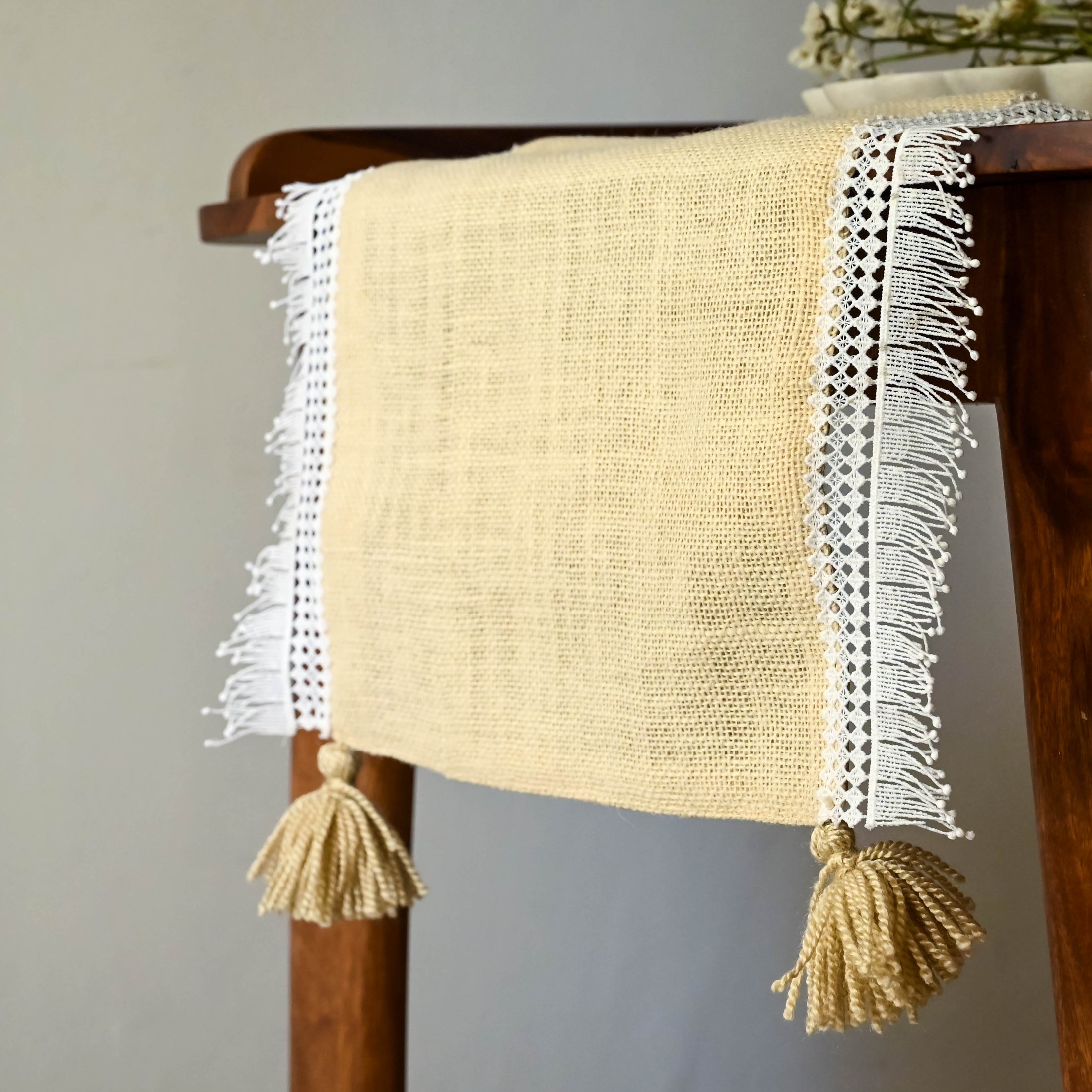 Beige Jute & Delicate Lace Table Runner - Granmade