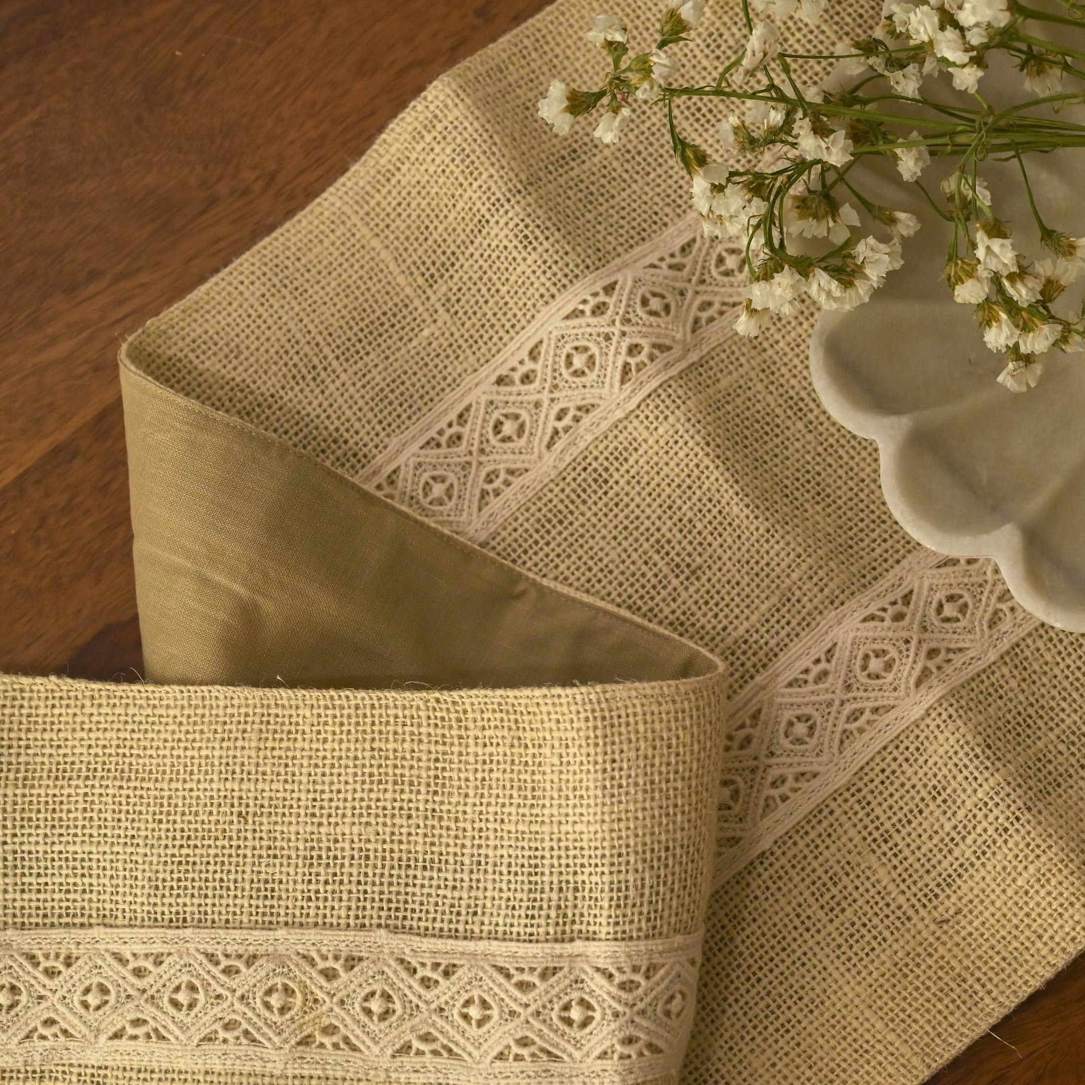 Serene Jute and Lace Table Runner - Granmade