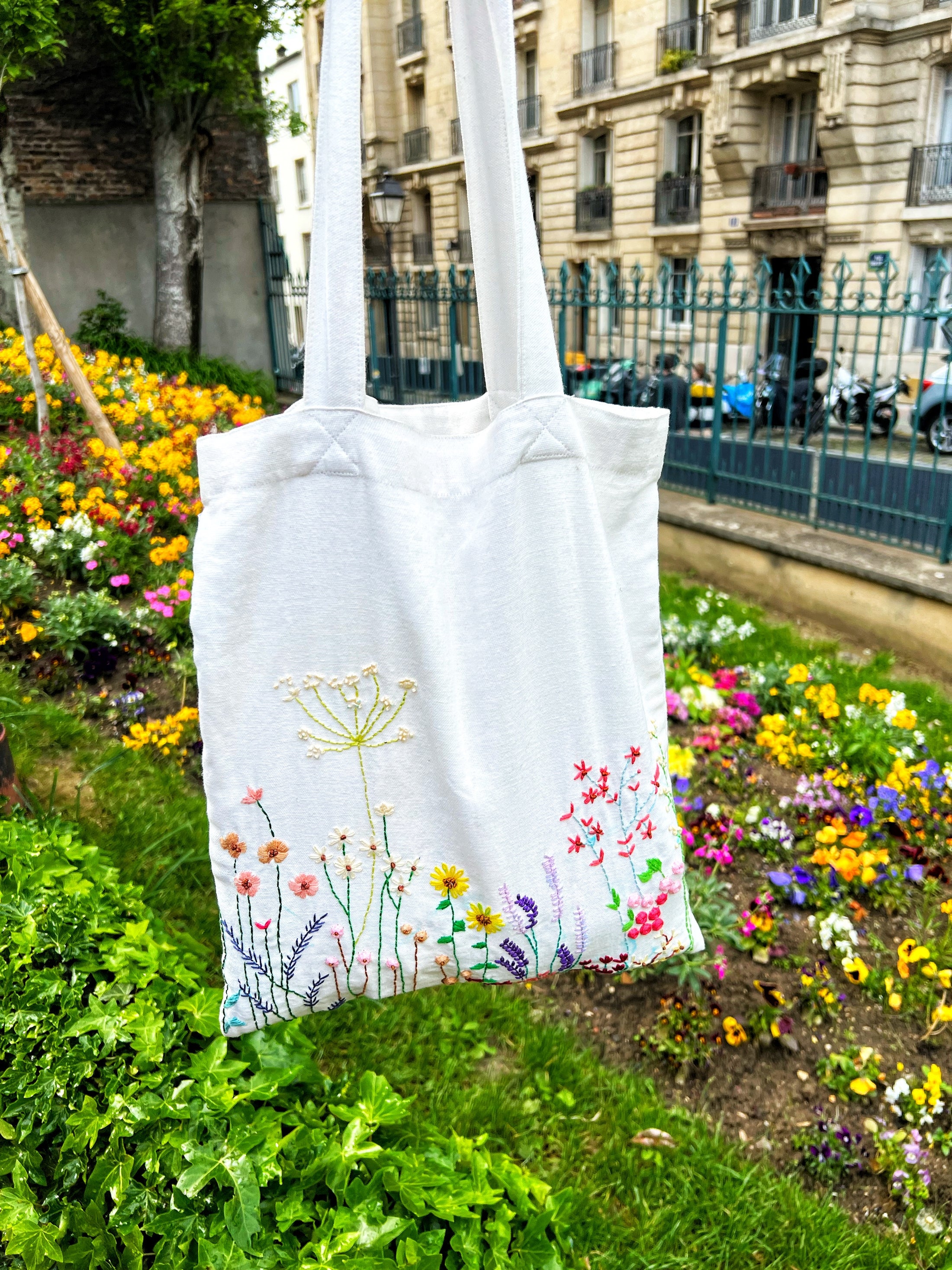 The Travelling Tote Bag Hand-embroidered - Granmade