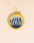 Load image into Gallery viewer, Crochet Border Mini Frame- Pink
